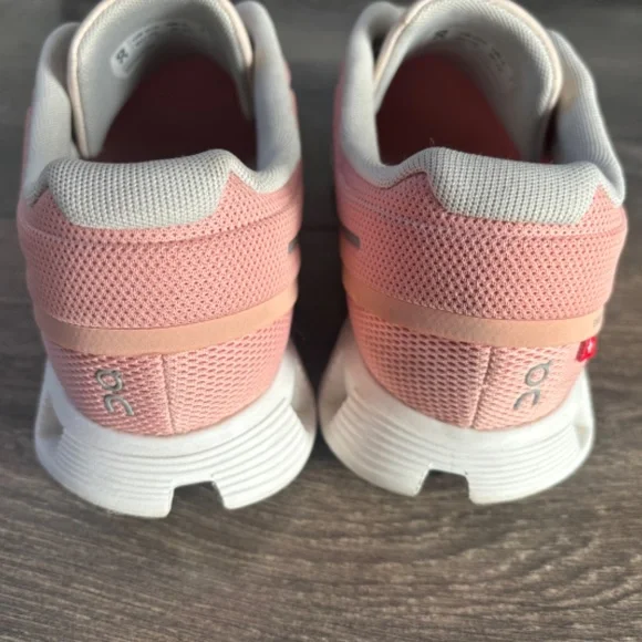 QC RUNNERS - Picture 3 of 5